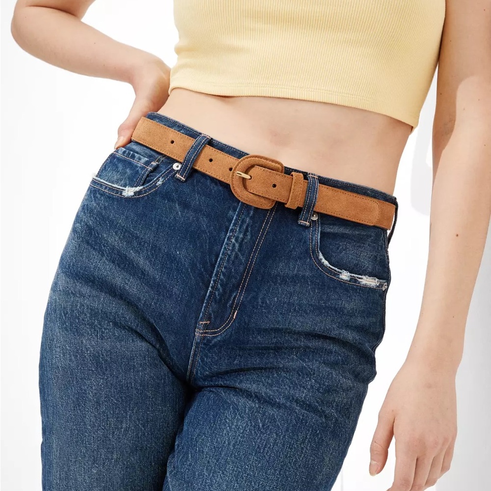 American Eagle AE High Waisted Relaxed Mom Jean, Size 6